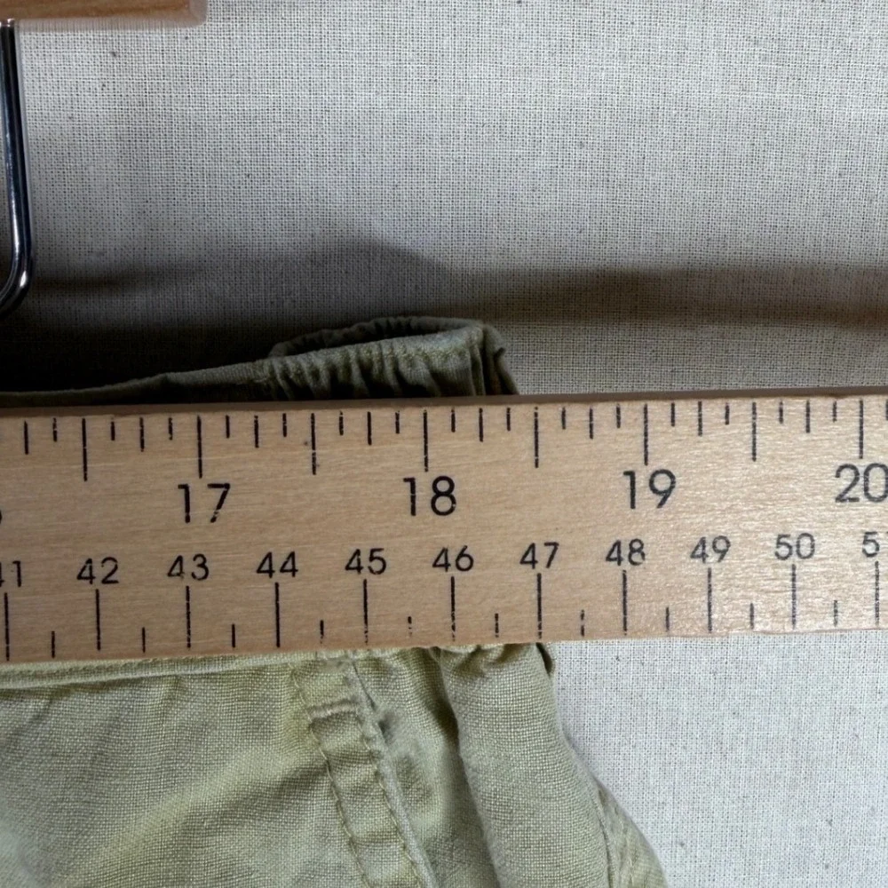 LL Bean Men's Comfort Waist Cargo Pants size 38X32 Khaki Tan‎